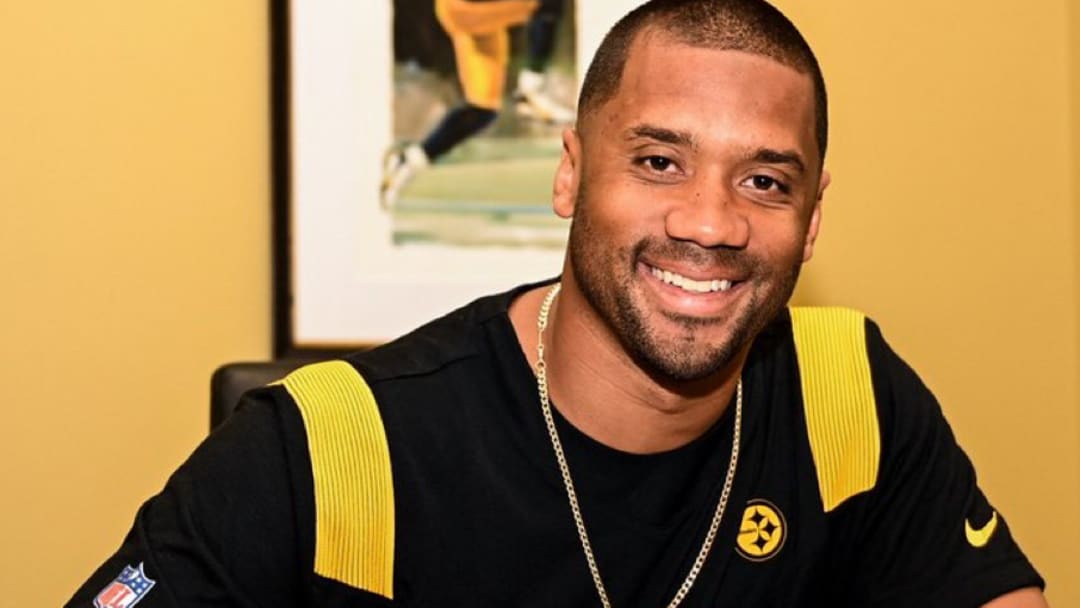 Russell Wilson Officially Signs with Steelers, Sends Message to NFL Fans Russell Wilson Officially Signs with Steelers, Sends Message to NFL Fans