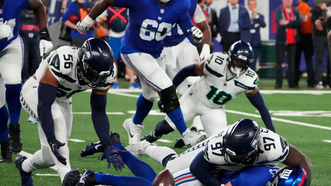 Seattle Seahawks Smother New York Giants, Record 11 Sacks in Monday Night Blowout