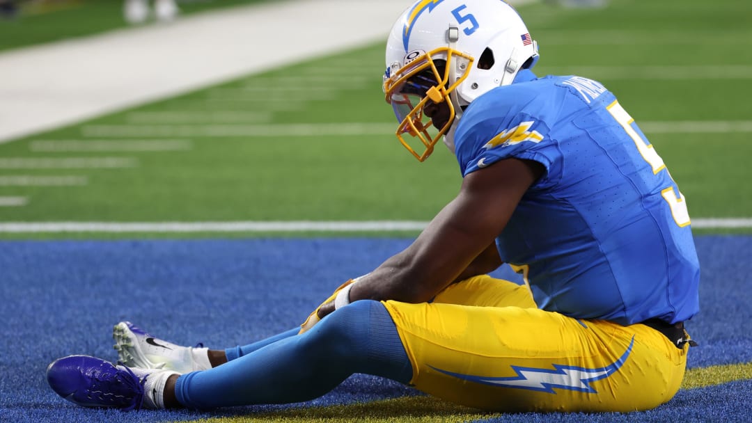 Chargers News: 2 Key Offensive Starters Miss Practice on Wednesday