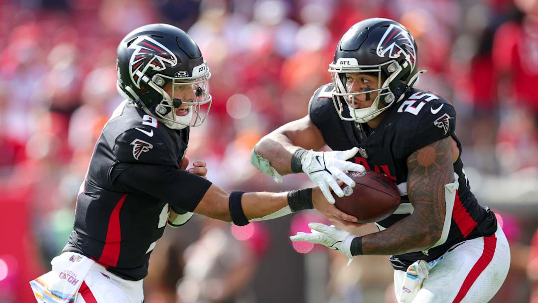 LOOK: Atlanta Falcons Reveal Week 8 Uniforms vs. Tennessee Titans