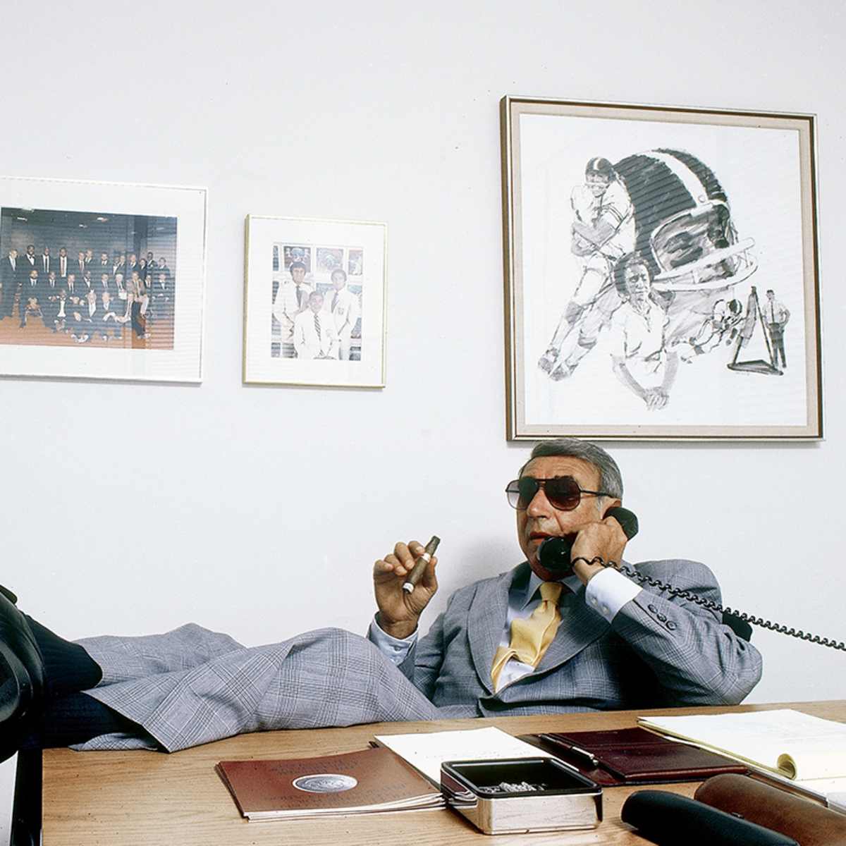 Howard Cosell: Rare photos of the legendary broadcaster - Sports Illustrated, image size:1200x1200