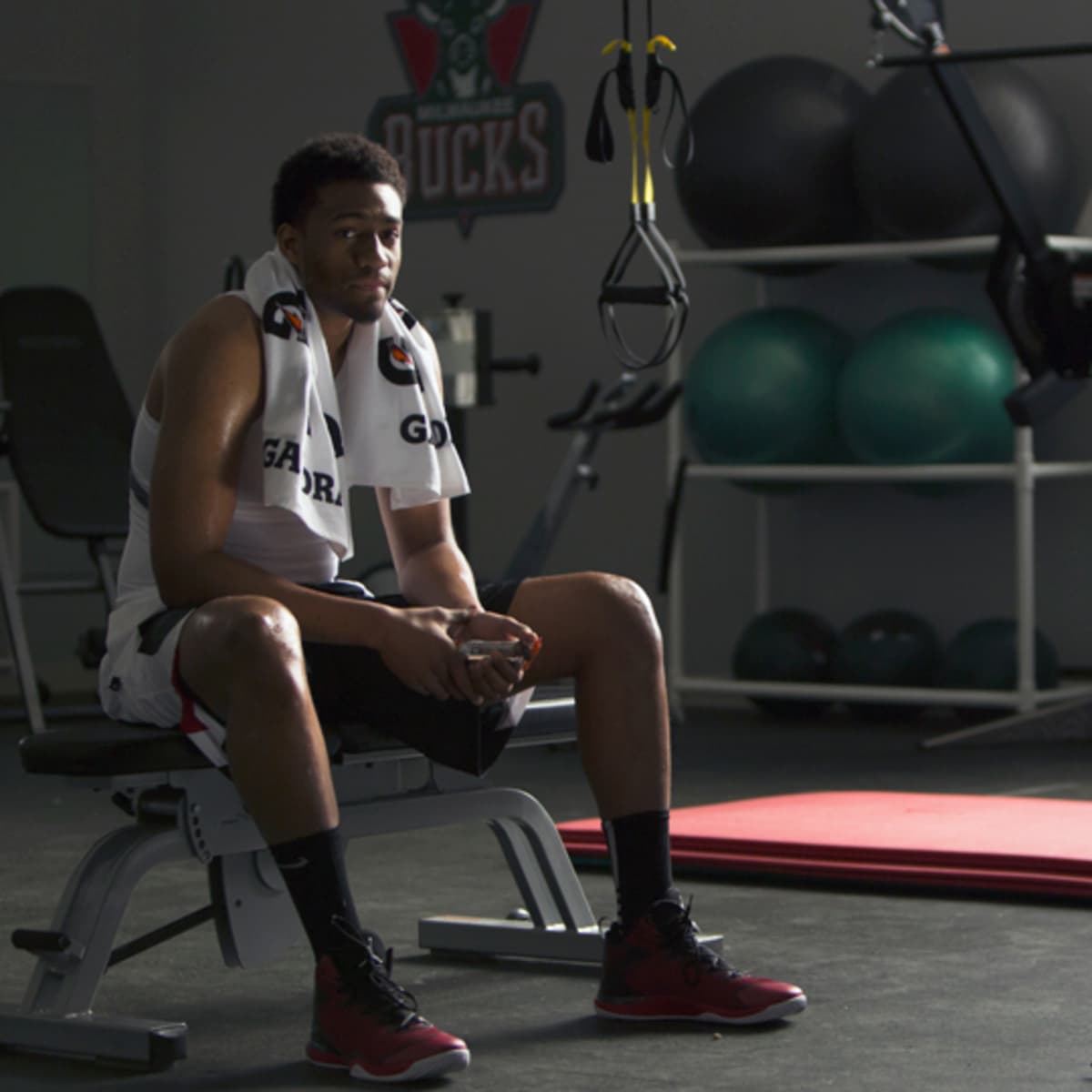 How Bucks' Jabari Parker is working to get back on the court - Sports  Illustrated, image size:1200x1200