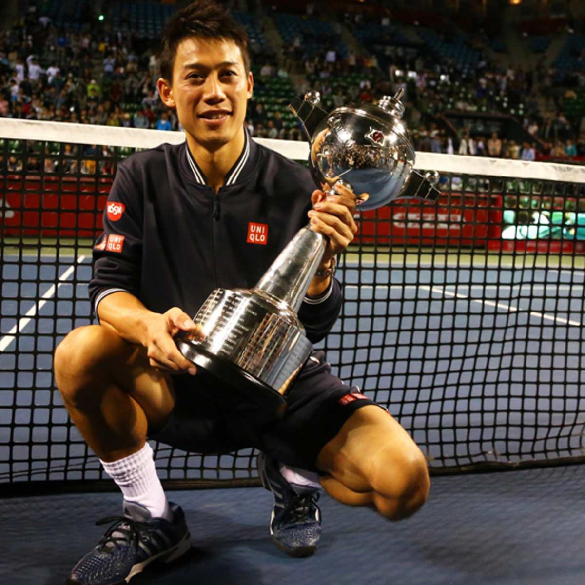 nishikori-japan-trophyjpg.jpg