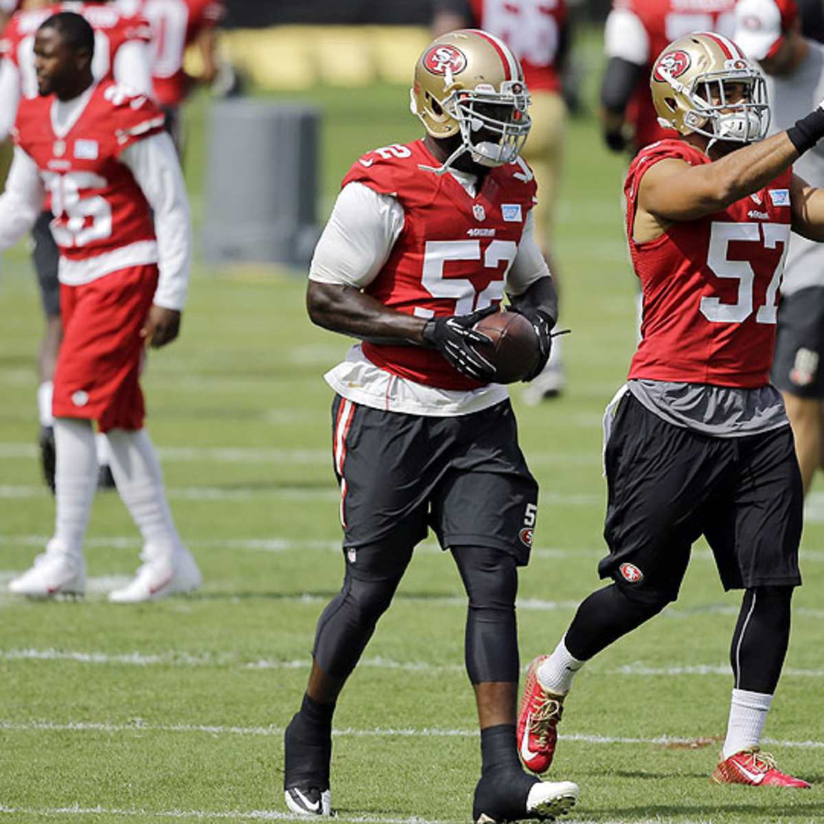 Patrick Willis, NaVorro Bowman Work in Tandem, image size:1200x1200