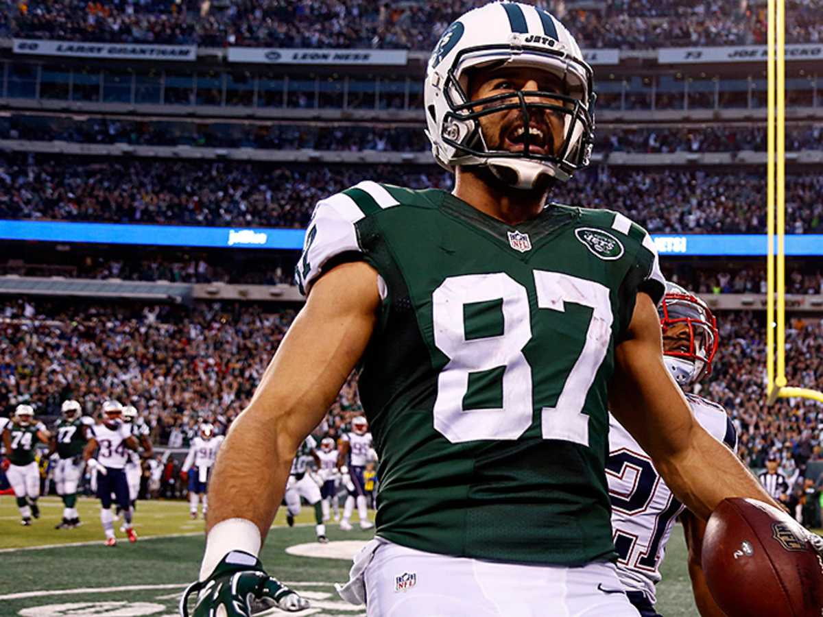 Who is Jessie James Decker's husband, Eric Decker?, image size:1200x900