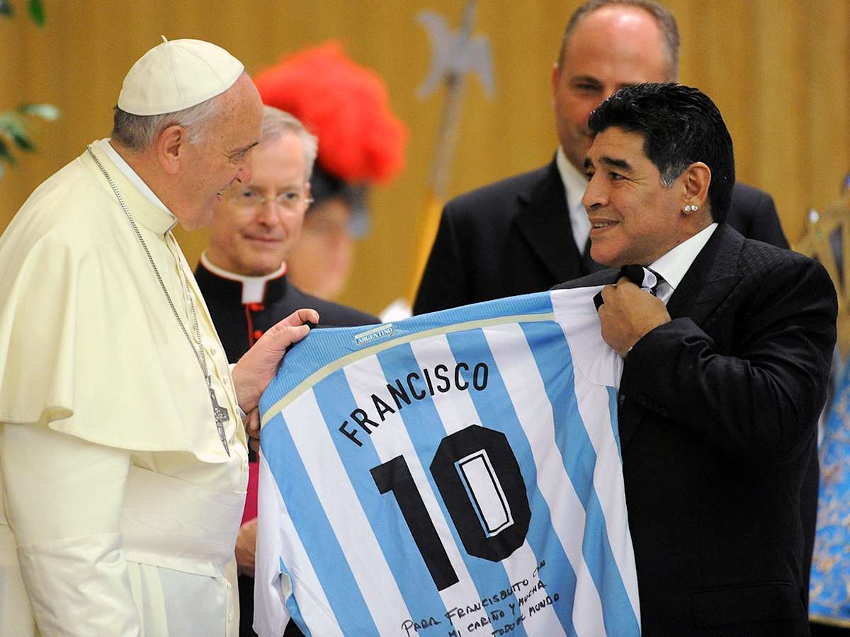 Pope Francis and soccer teams and stars (PHOTOS) - Sports Illustrated