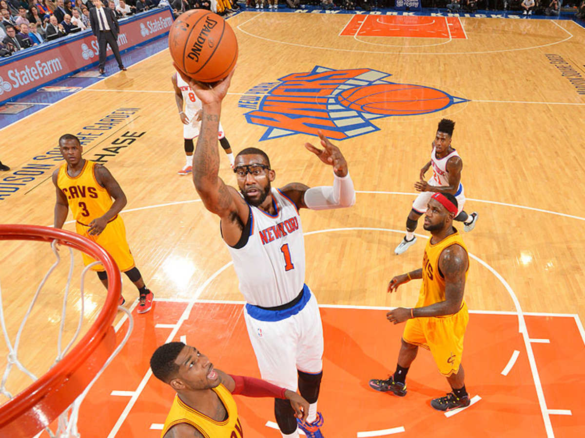 Video: Knicks' Amar'e Stoudemire dunks on Cavs' Anderson Varejao - Sports  Illustrated, image size:1200x900