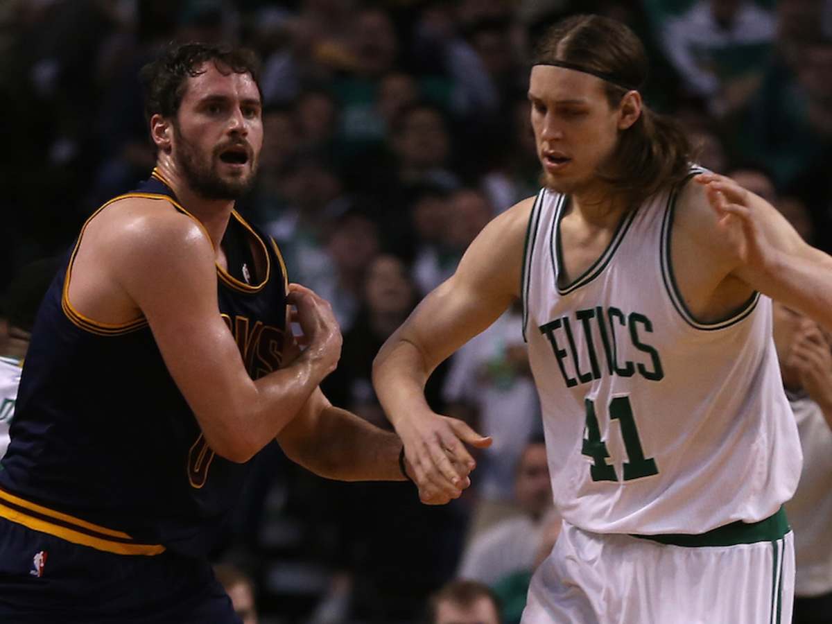 Huge development for #Celtics in Mexico City: Kelly Olynyk has brought back  the man bun, image size:1200x900