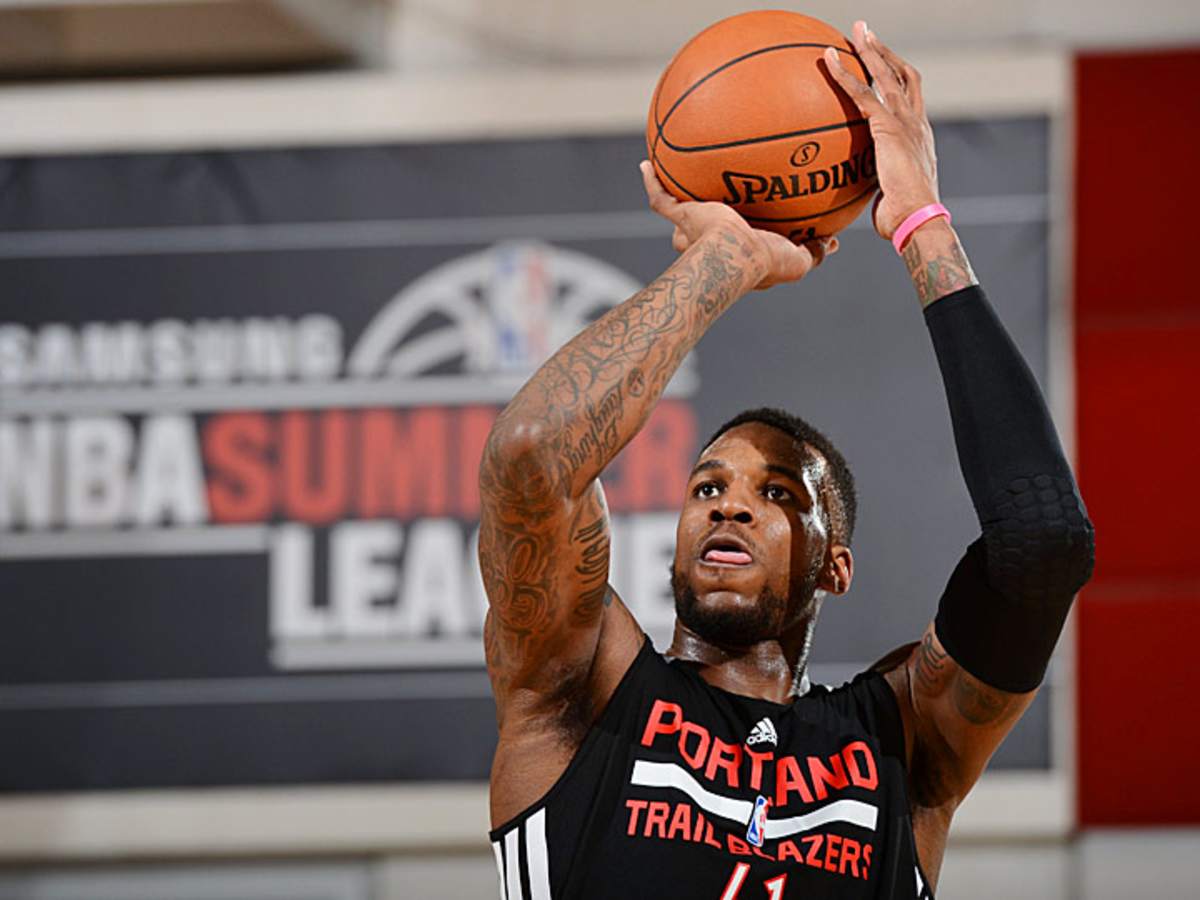 Portland Trail Blazers forward Thomas Robinson gives worst dunk ever in  Summer League - Sports Illustrated, image size:1200x900
