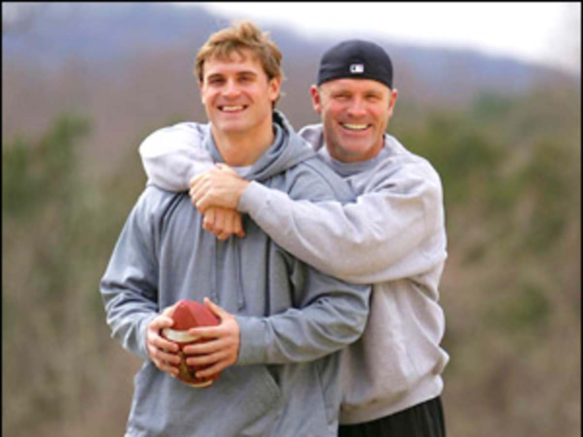 Lee Jenkins: The Education of Chris Long - Sports Illustrated, image size:1200x900