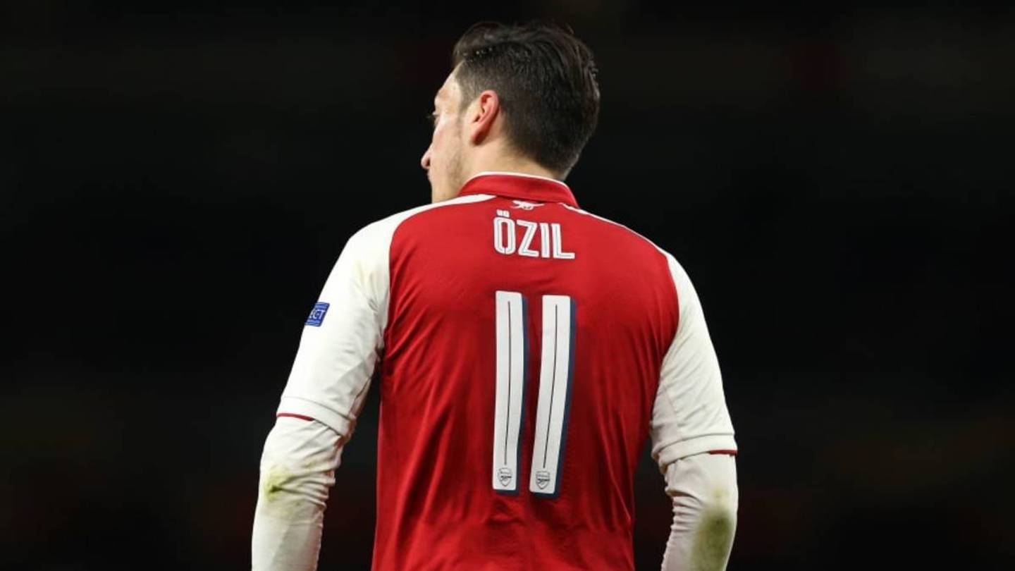 Arsenal Reveal New Shirt Number for Mesut Ozil After Favoured