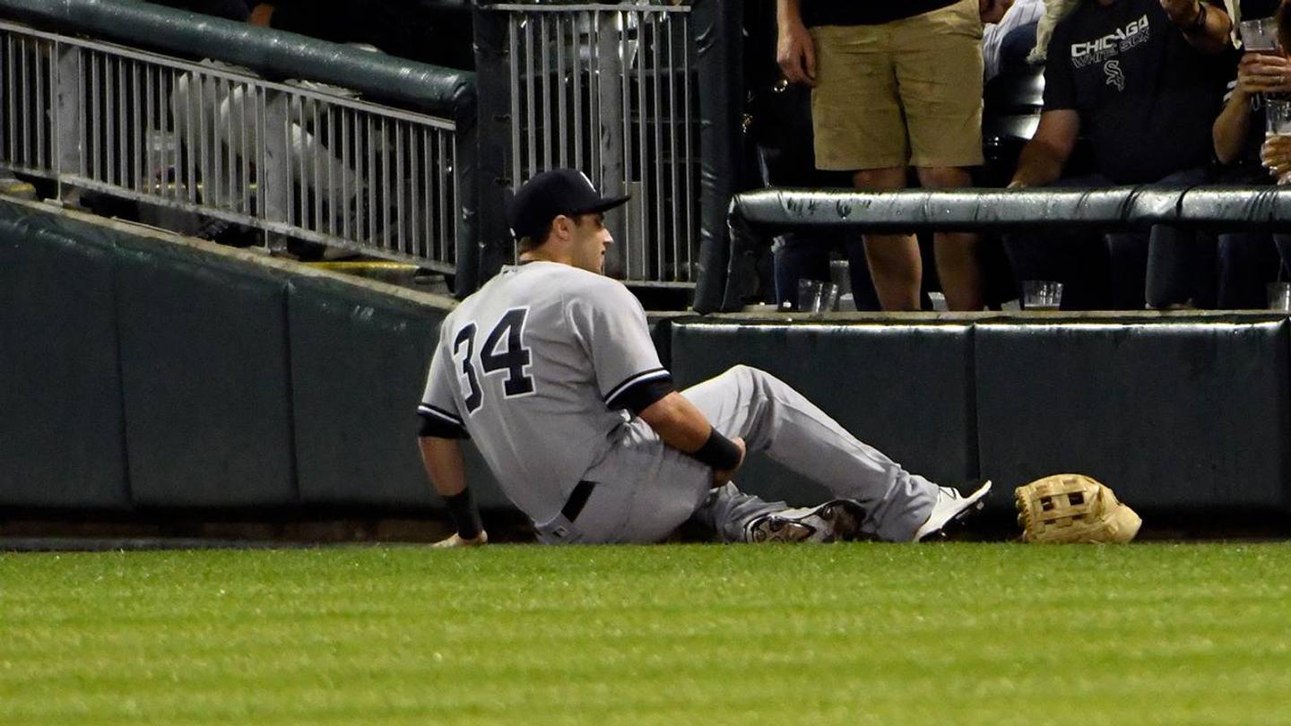 Yankees rookie Dustin Fowler injures knee in MLB debut