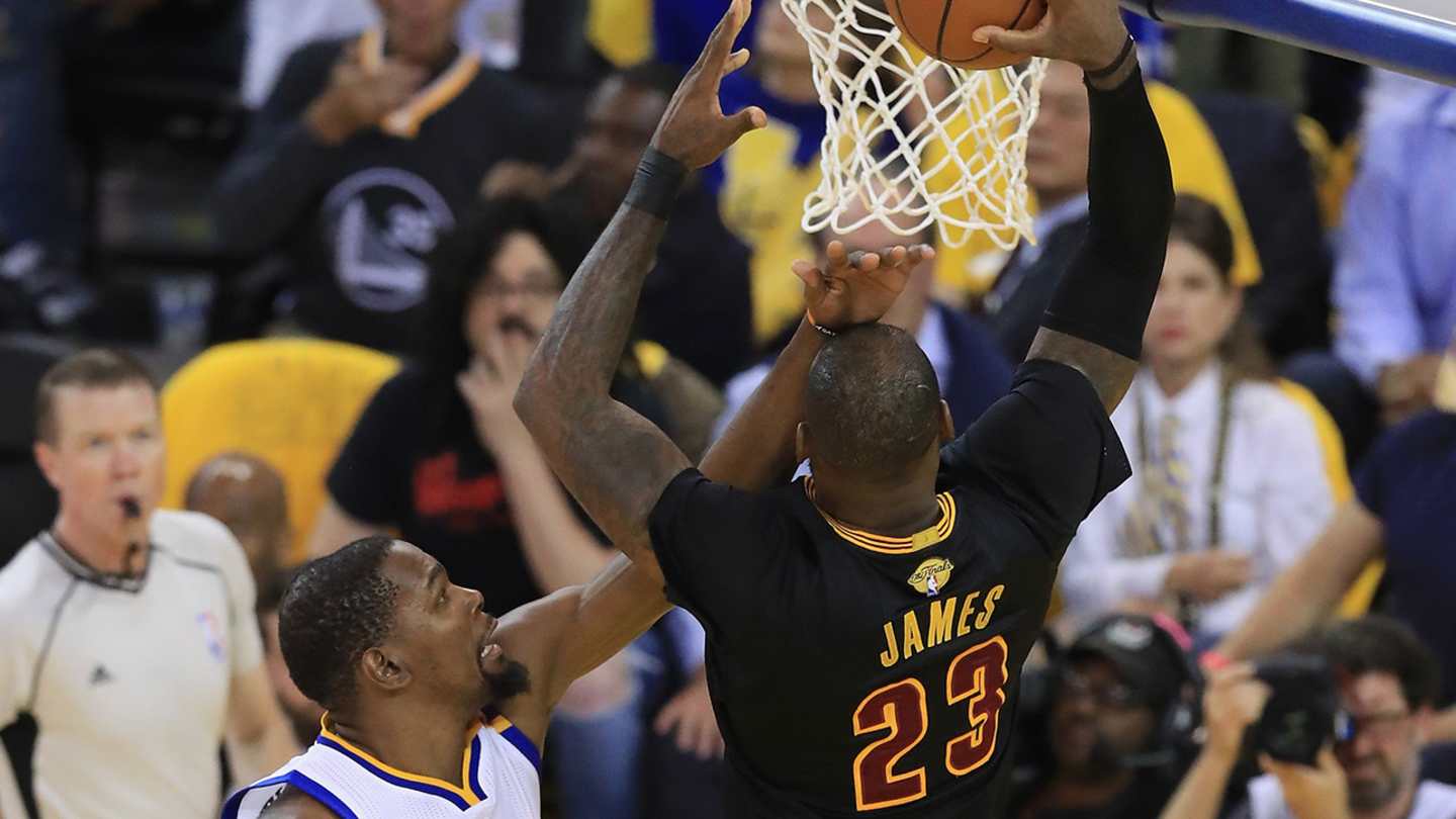 lebron james dunking on kevin durant