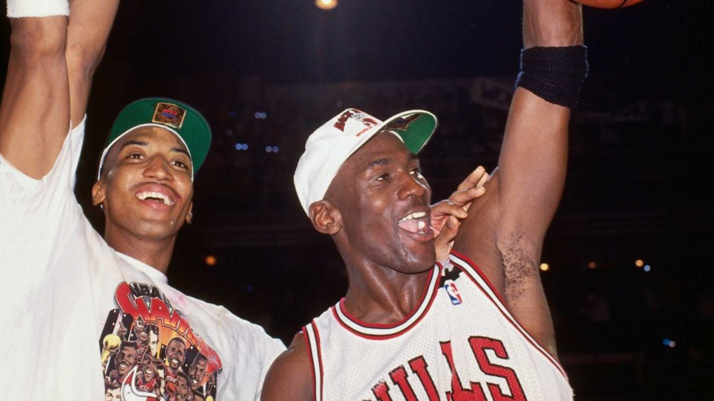 michael jordan on scottie pippen