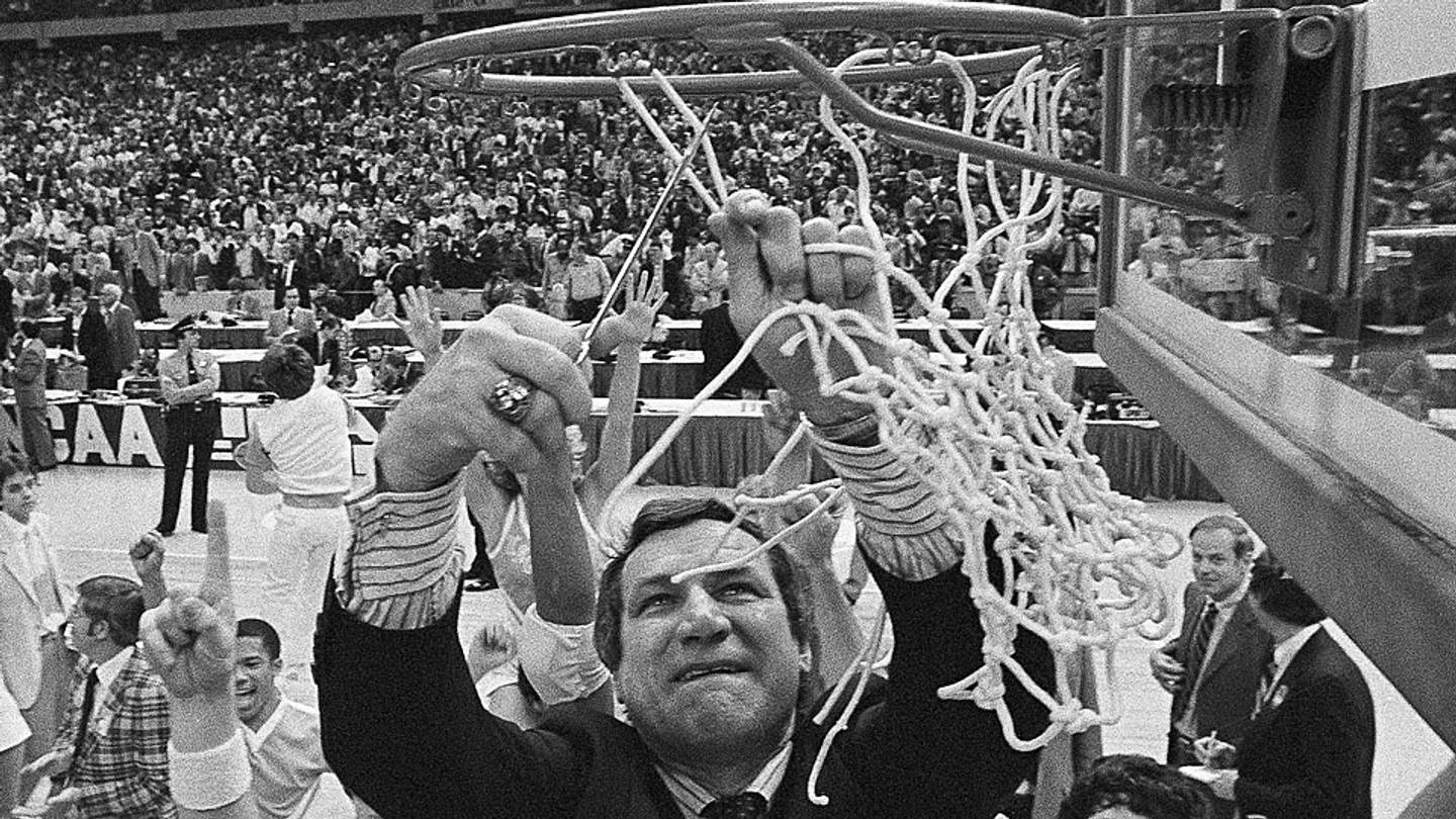 Bill Bunting Of The NY Nets Of The ABA Looks To Make A Play News Photo