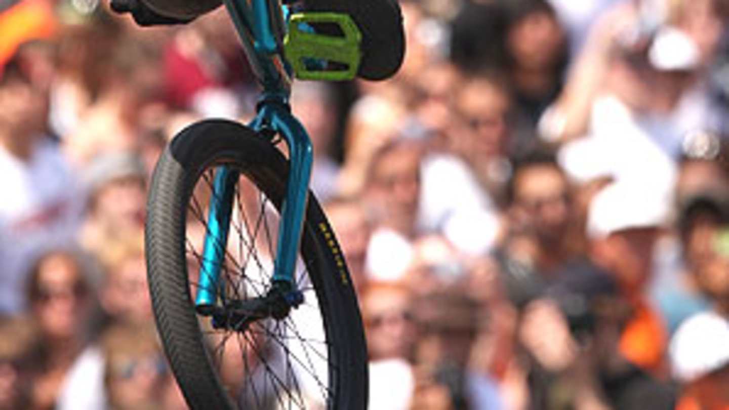 Beating out riders half his age, BMX legend Mirra dominates in Chicago