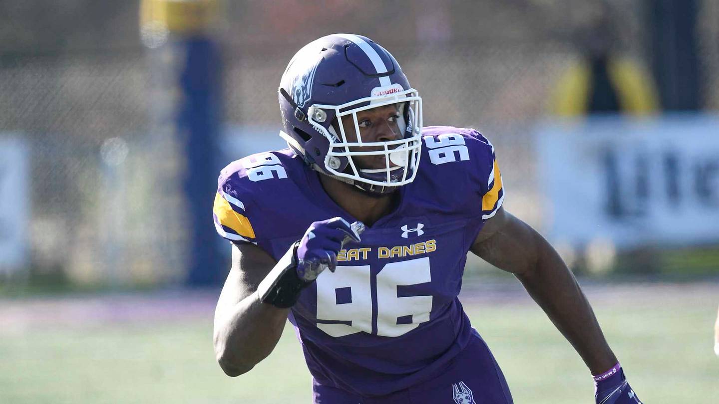 Florida State Seminoles offer breakout defensive end transfer