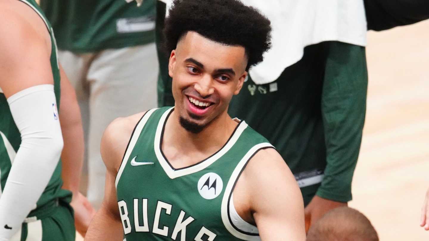 jordan nwora milwaukee bucks
