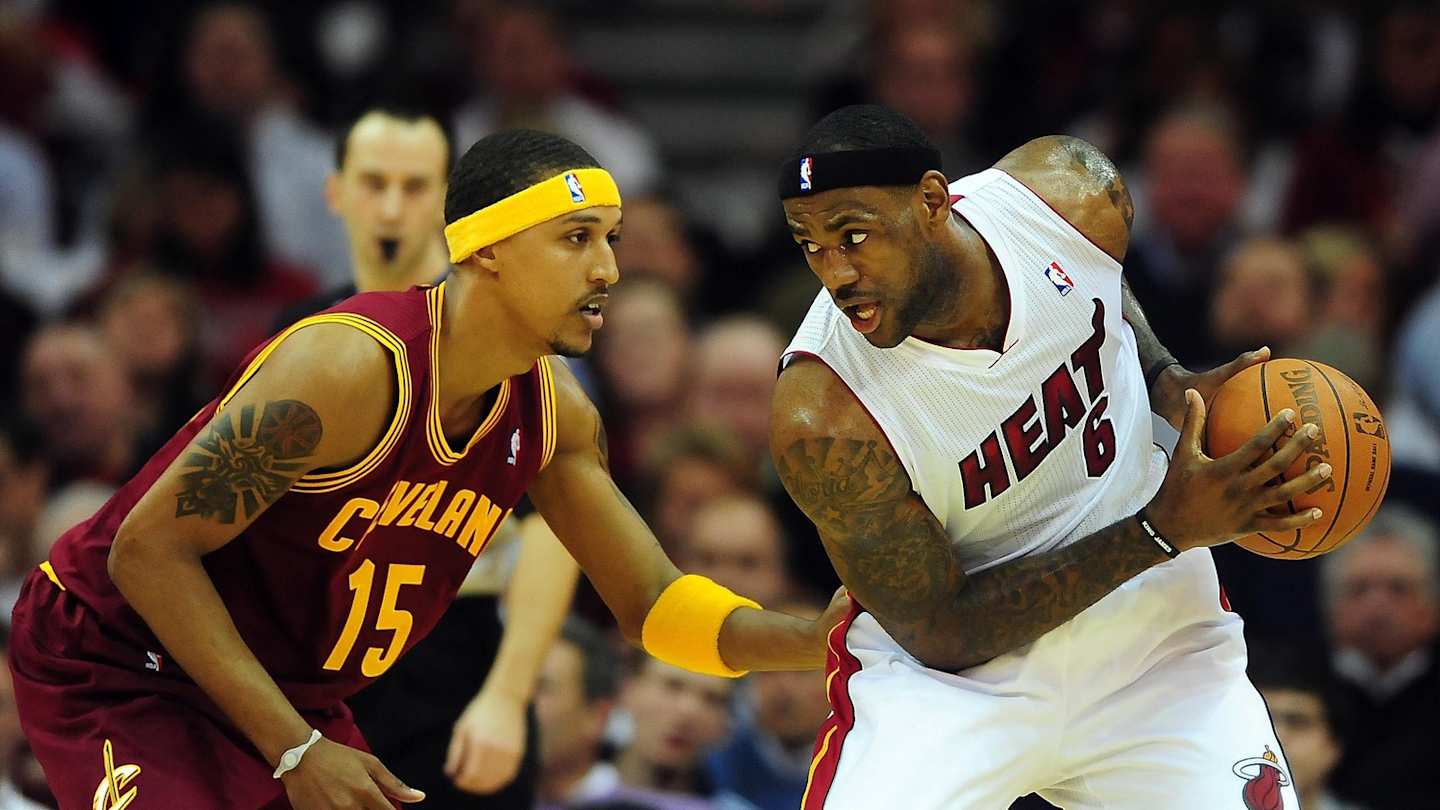 lebron james 1st game