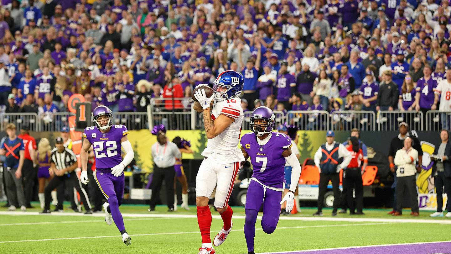 Vikings' Defense Gashed in Season-Ending 31-24 Playoff Loss to Giants