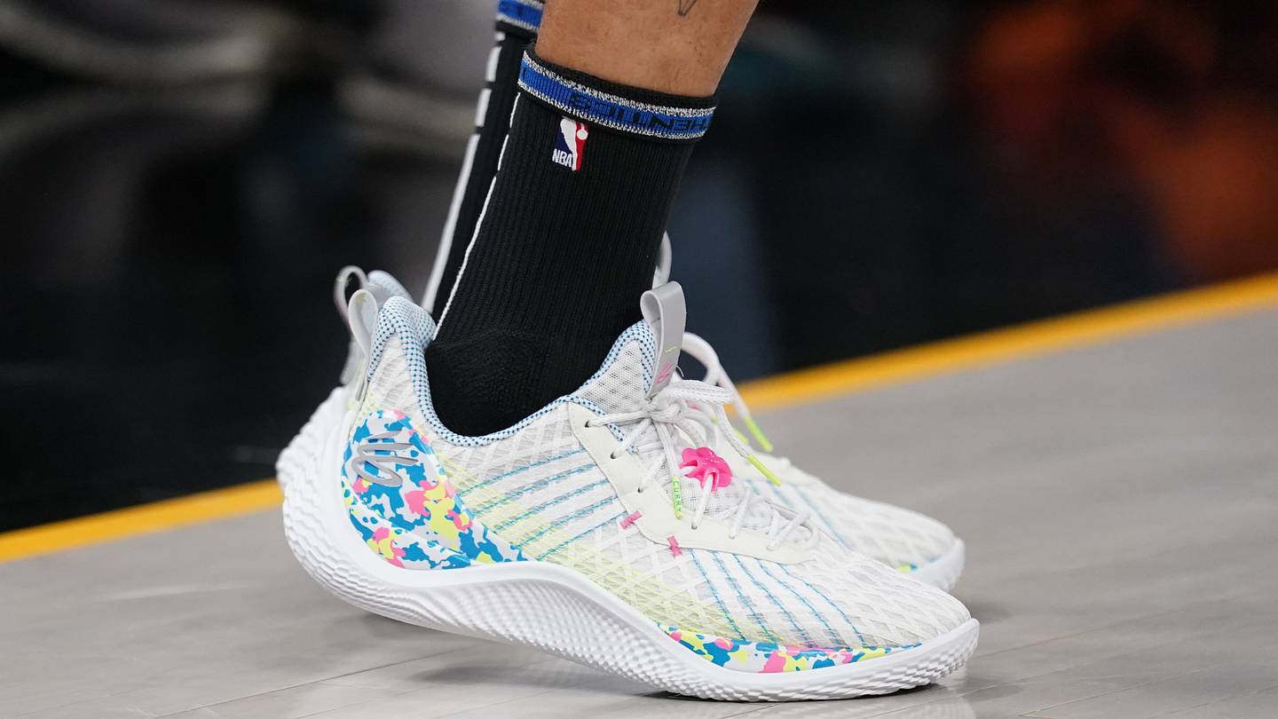 Stephen Curry Wears Birthday-Themed Shoes in Warriors Win