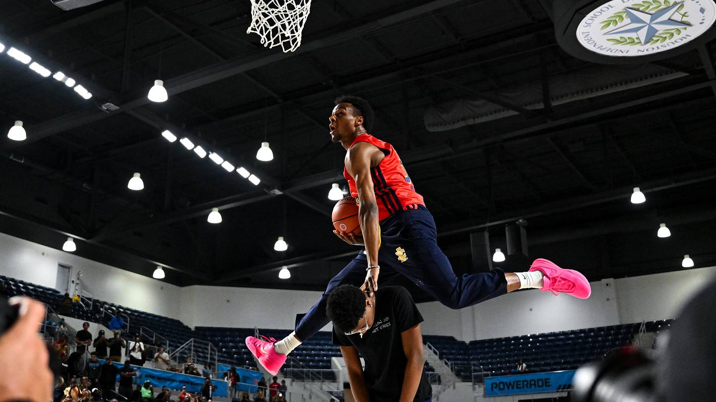 Nba Colorway Dunks Bronny James Wears LeBron's Nike Shoes in Dunk Contest
