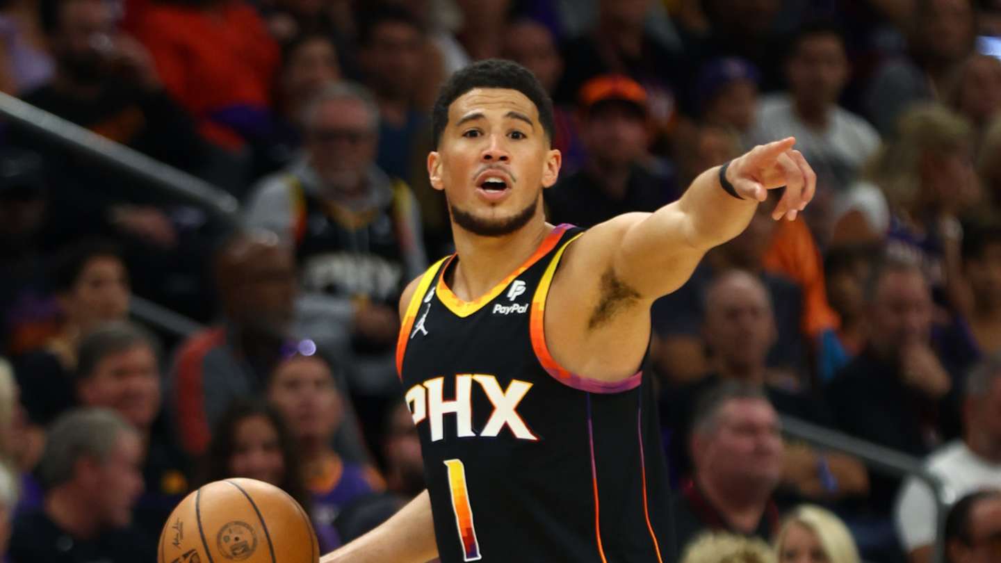 Suns Star Devin Booker Trends on Twitter