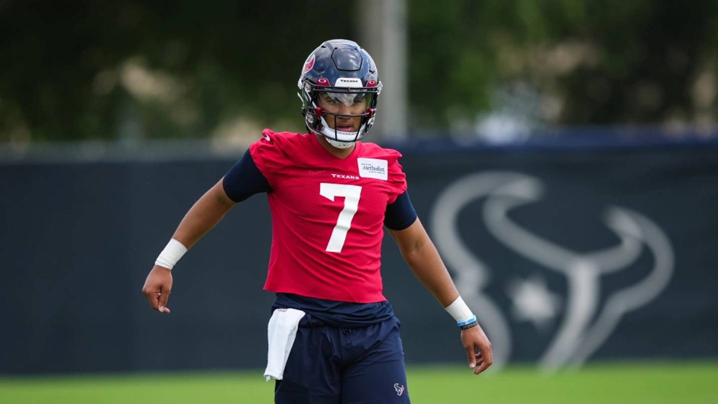Texans WR Noah Brown Thinks C.J. Stroud Could 'Surpass' Cowboys Dak Prescott