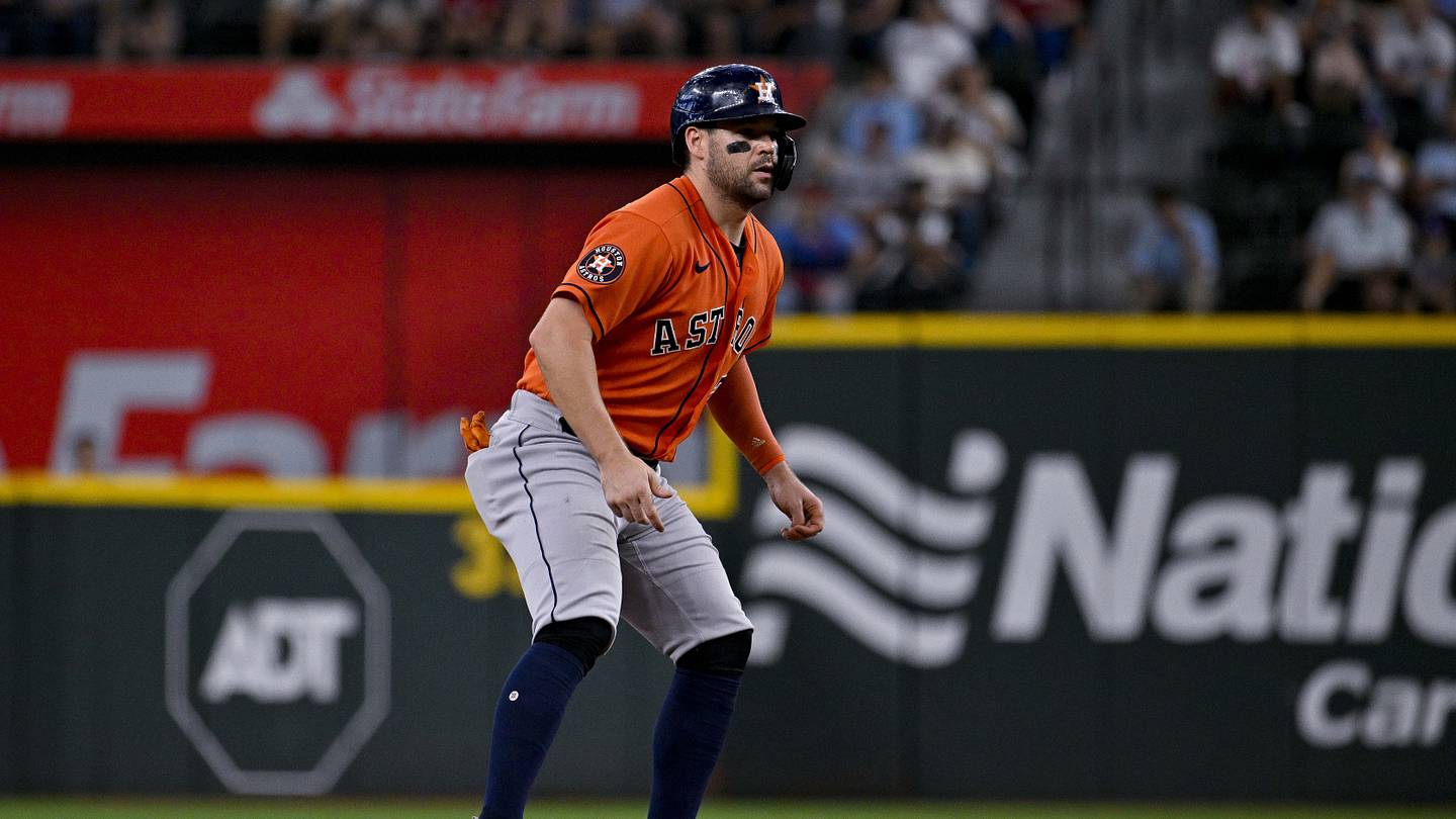 Seattle Mariners Fans Upset Over Cheap Play By Houston Astros' Chas McCormick