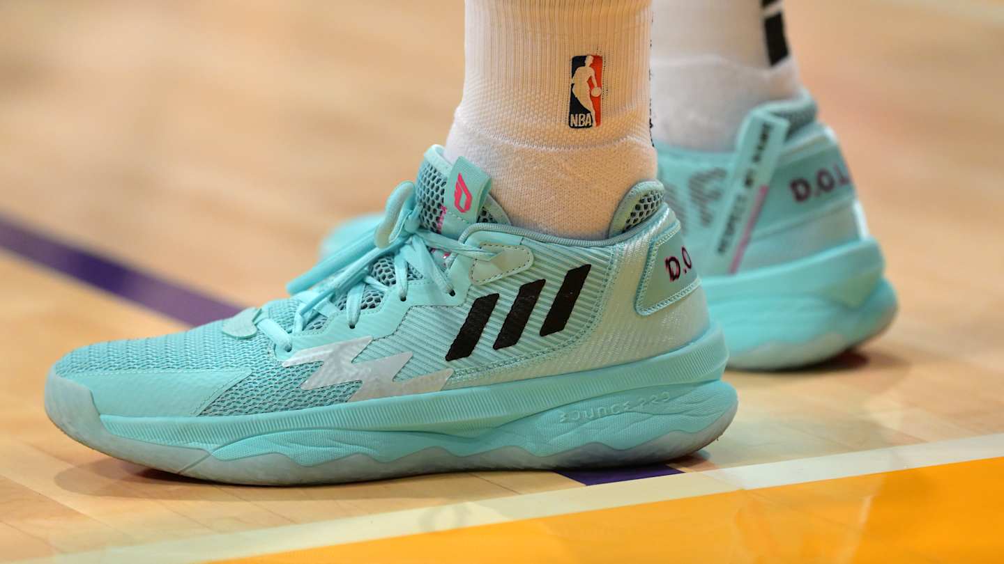 Adidas Dame 8 新品未使用　27cm usatsi_17437864.jpg