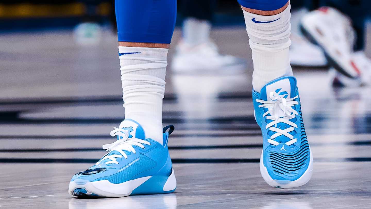 what shoes is luka doncic wearing tonight
