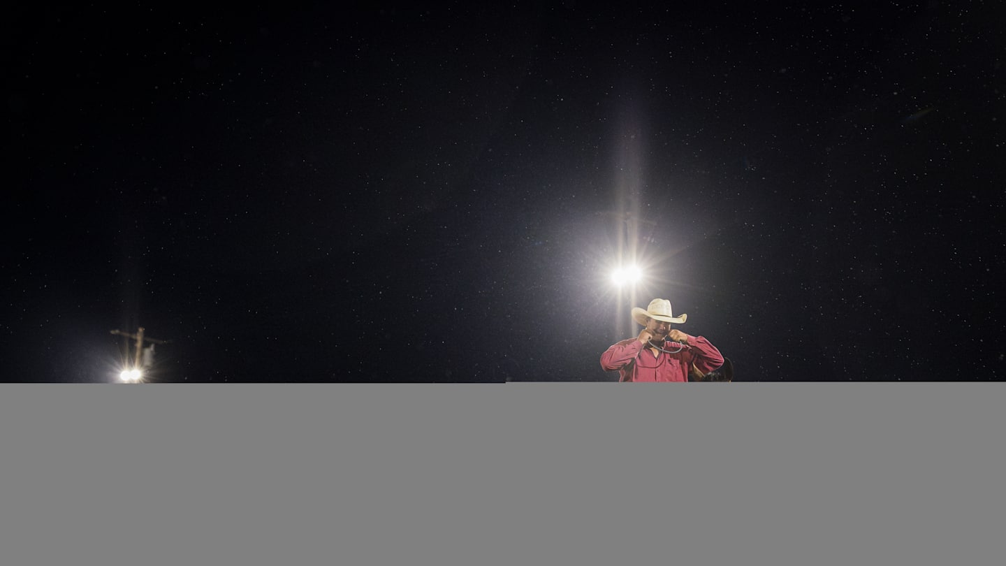 PRCA Tie Down Roping World Standings Heats Up as Season Wraps Up