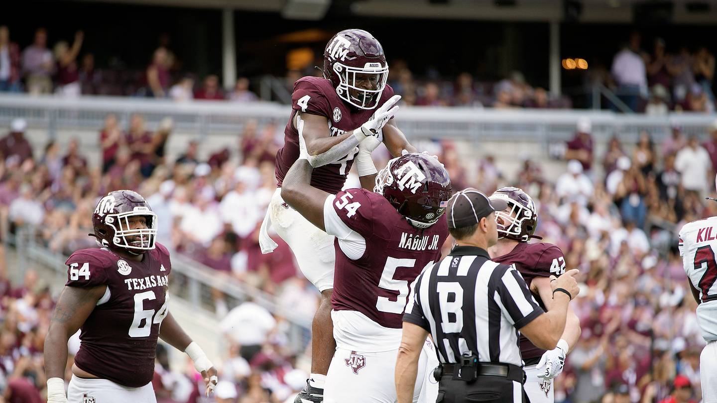 Texas A&M Aggies Trust 'Other Backs' In Win Over South Carolina
