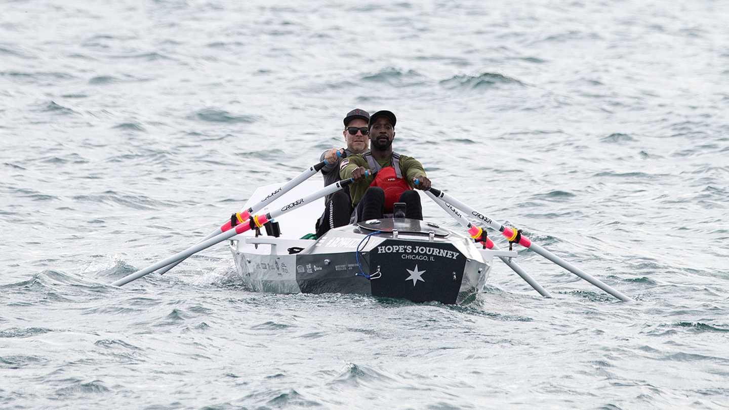 Former NFLer Charles Tillman training to row across Lake Michigan