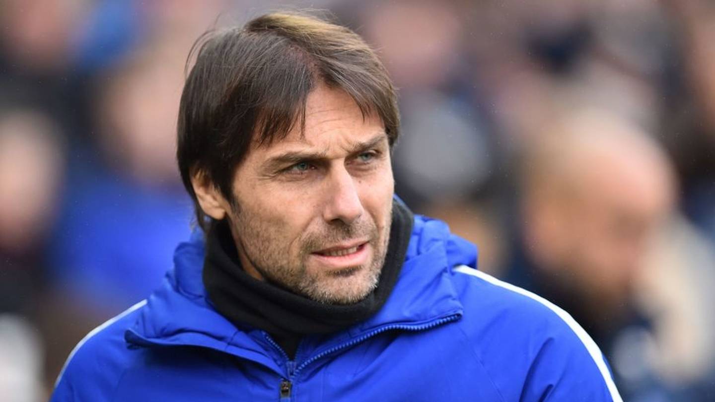 Chelsea Boss Antonio Conte Hits Back at 'Negative Press' Following
