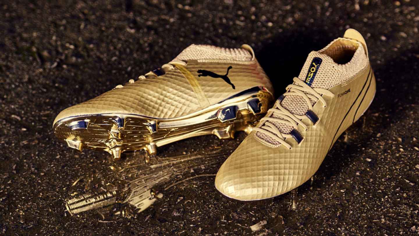 PHOTOS: PUMA Release Images of Stunning Special Edition Golden Boots for  Aguero to Wear vs Arsenal - Sports Illustrated