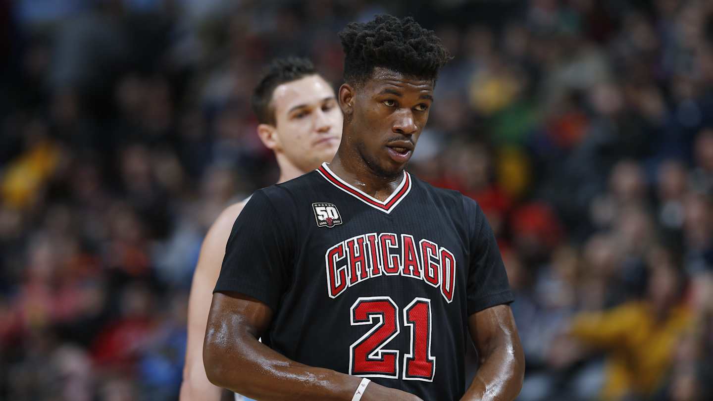 Chicago Bulls Jimmy Butler seeks second opinion on injured knee
