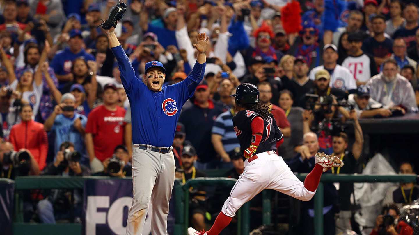 Anthony Rizzo gives World Series ball to Tom Ricketts - Sports Illustrated