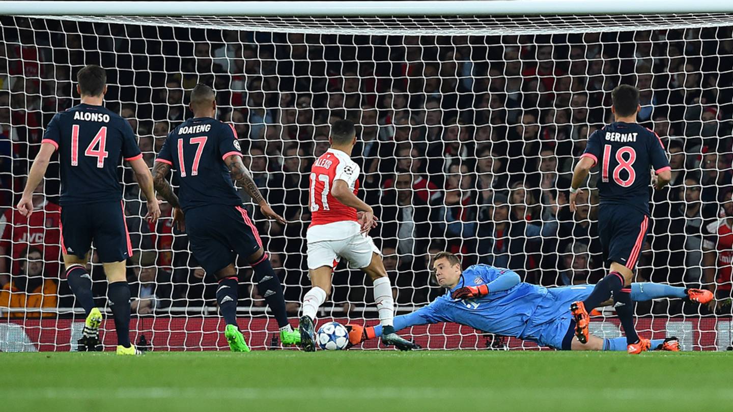 Watch: Bayern's Manuel Neuer makes unbelievable save vs. Arsenal ...