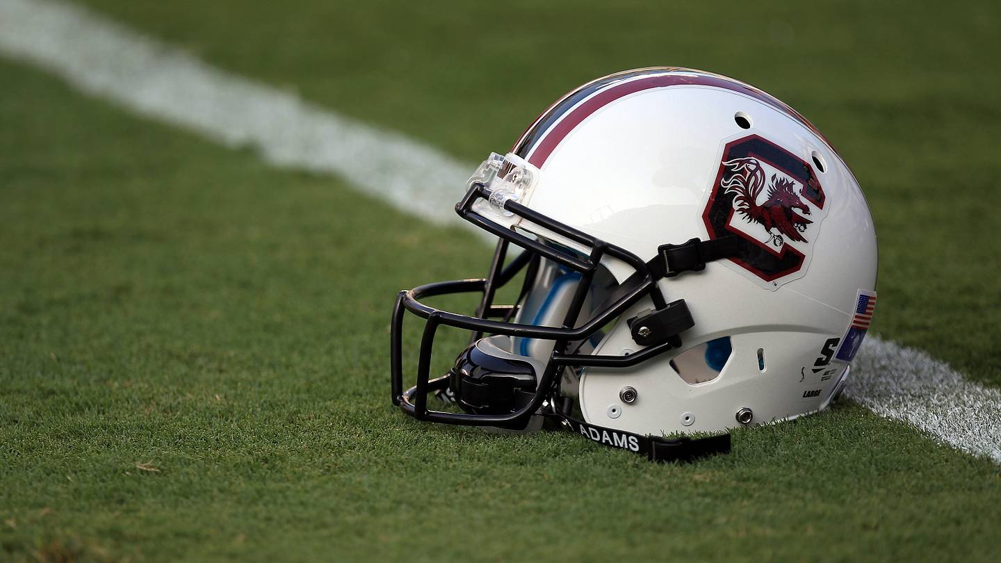 South Carolina football: Helmet decal honors Charleston victims ...
