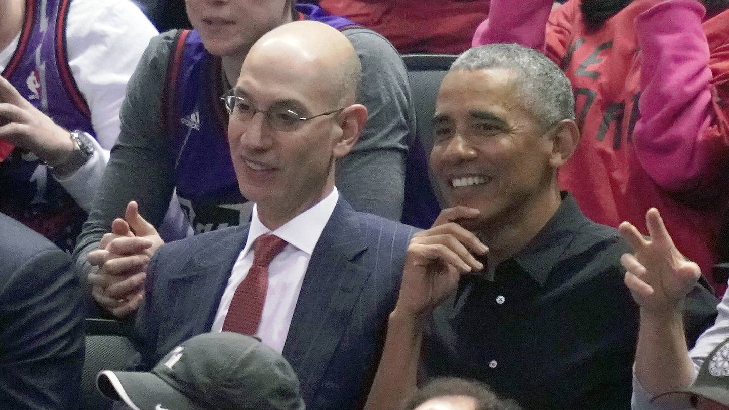 Barack Obama memoir tells story of coaching Sasha’s basketball team