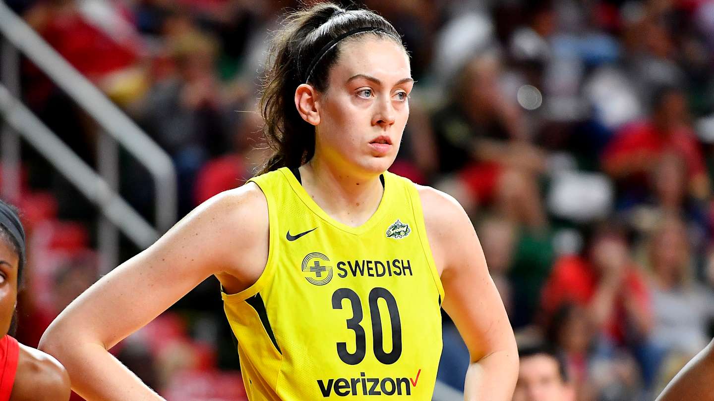 Kobe Bryant Breanna Stewart mourns death of NBA legend Sports(02)