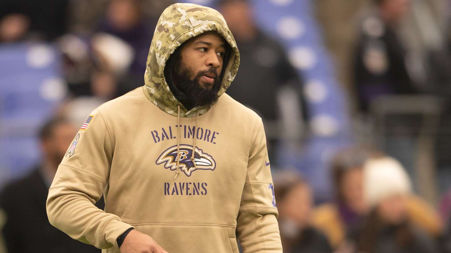 Earl Thomas held at gunpoint by wife Nina Thomas for alleged cheating