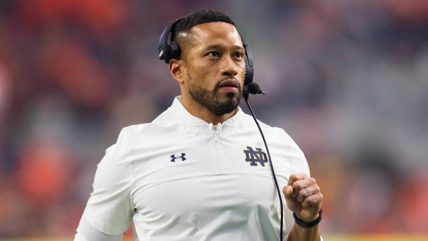 Signed Marcus Freeman Notre Dame Fighting Irish 11x17 Signed Marcus Freeman Notre Dame Fighting Irish 11x17