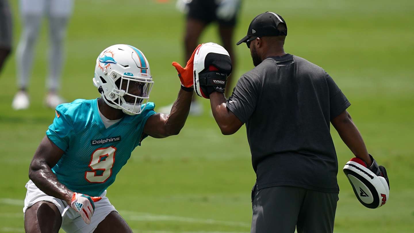 Miami Dolphins cornerback Noah Igbinoghene and Eli Apple make top