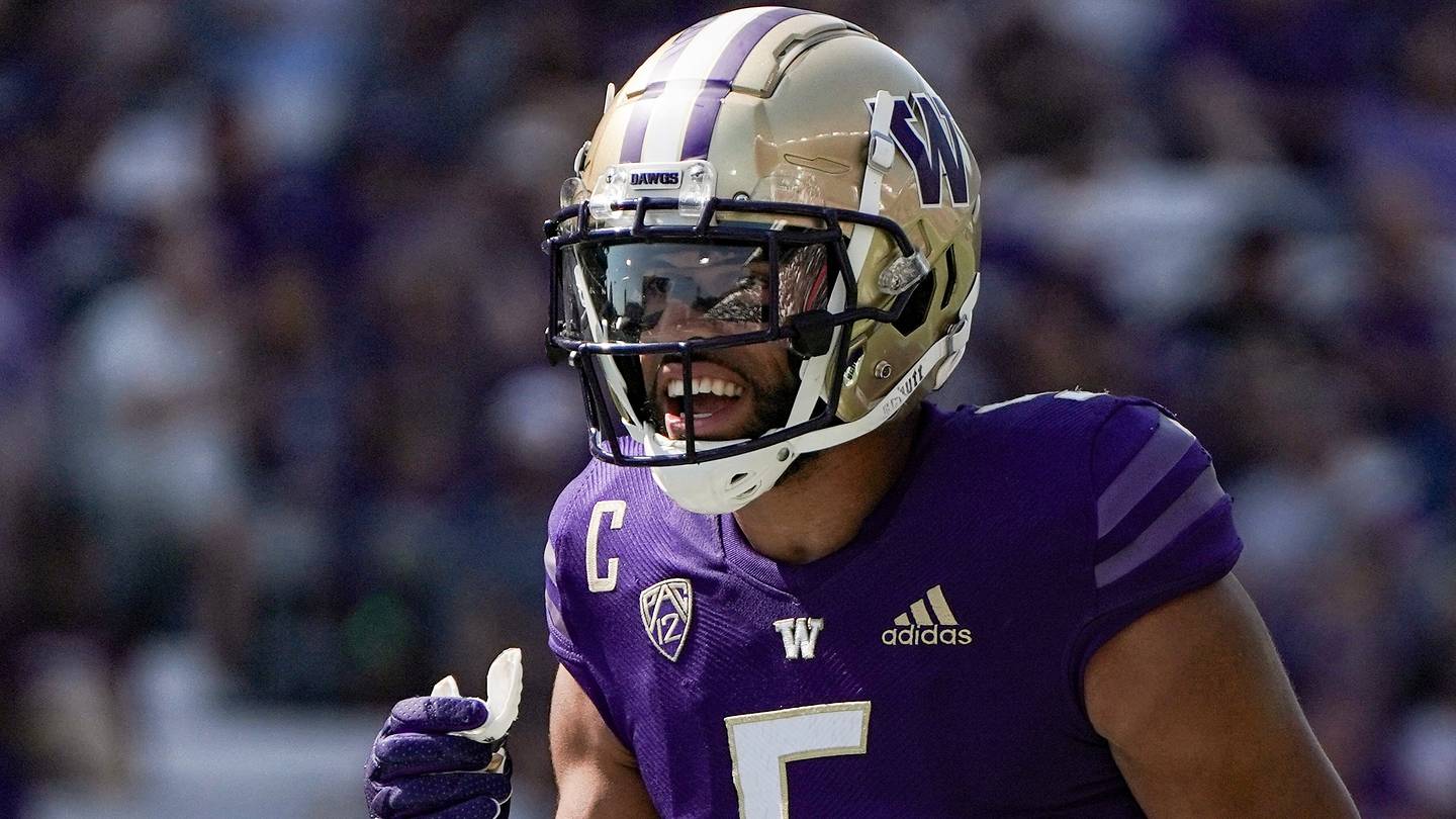 With a Busy Itinerary, Cook Will Head for Hula Bowl After Alamo Bowl ...