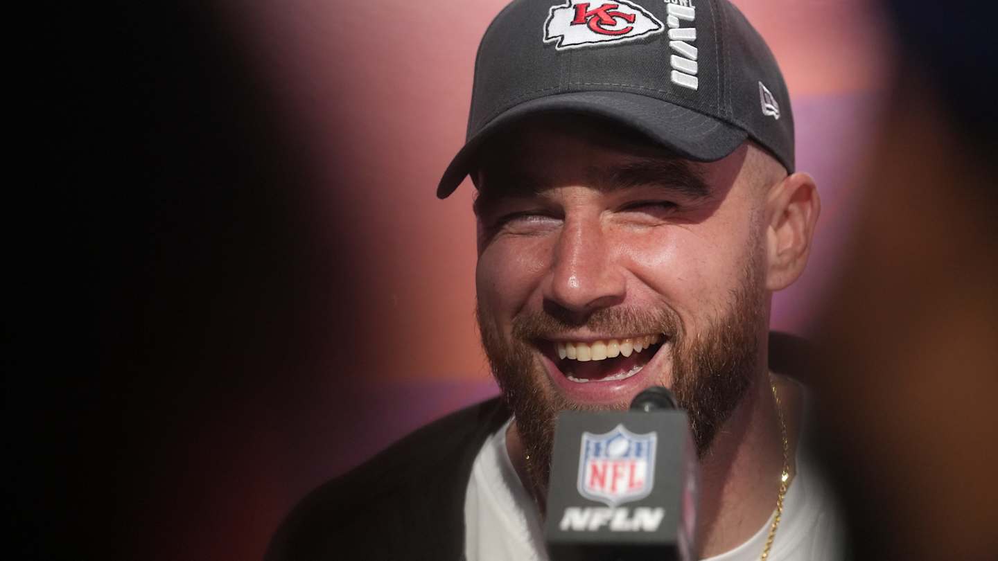 Watch Travis Kelce Tries to Hop on The Mic During Chiefs' White House