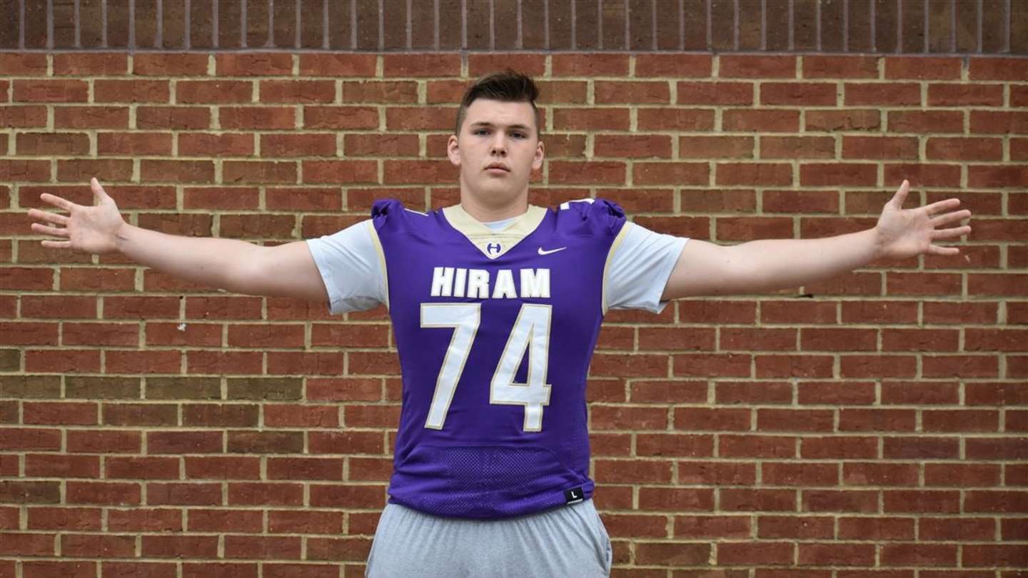 Three-Star Offensive Tackle Jameson Riggs Officially Signs with Georgia ...