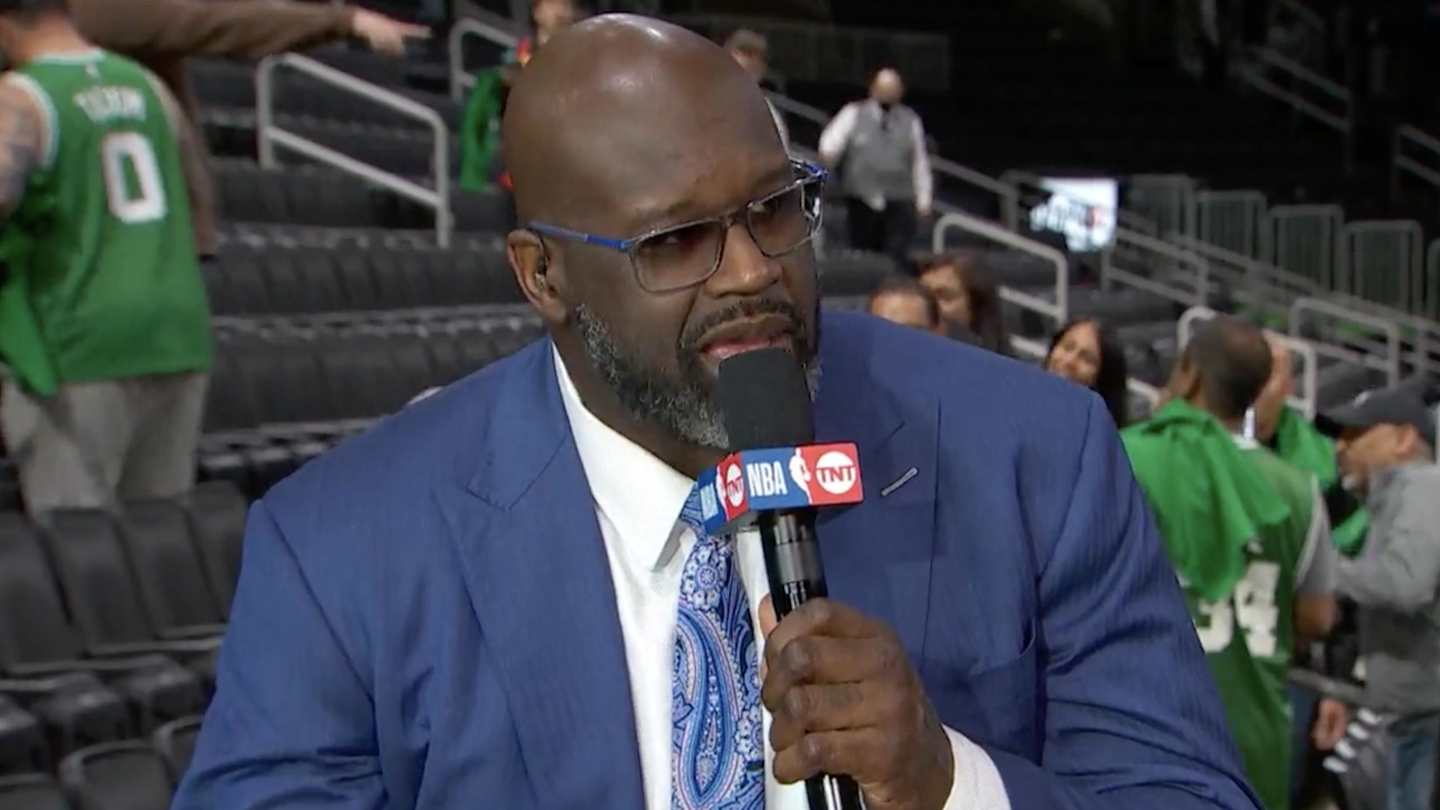 Shaq Gives Jason Kelce Heartfelt Advice for Retirement Sports Illustrated(01)