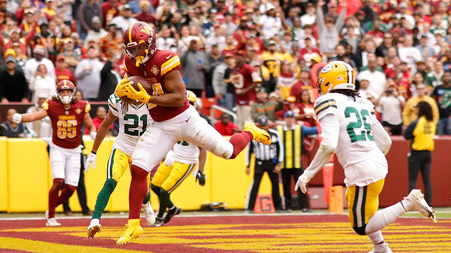 Mesmerizing Josh Jacobs Extends His Record | Packers Vs. Commanders Design Collection